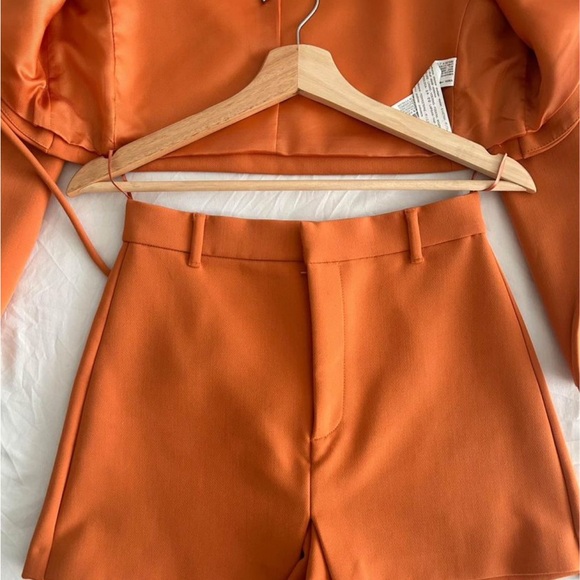 Cropped blazer and Skort Matching Set (Top & Bottom) (XS) - Picture 4 of 4